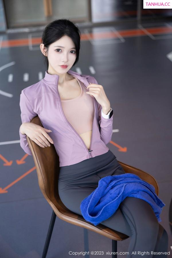 程程程  [XiuRen]高清写真图 2023.09.25 No.7438 程程程- 运动美腿第11张图片
